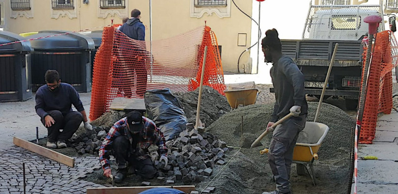 Via Sordi a Casale: da mercoledì chiuso l’accesso per il rifacimento del porfido in via Torino